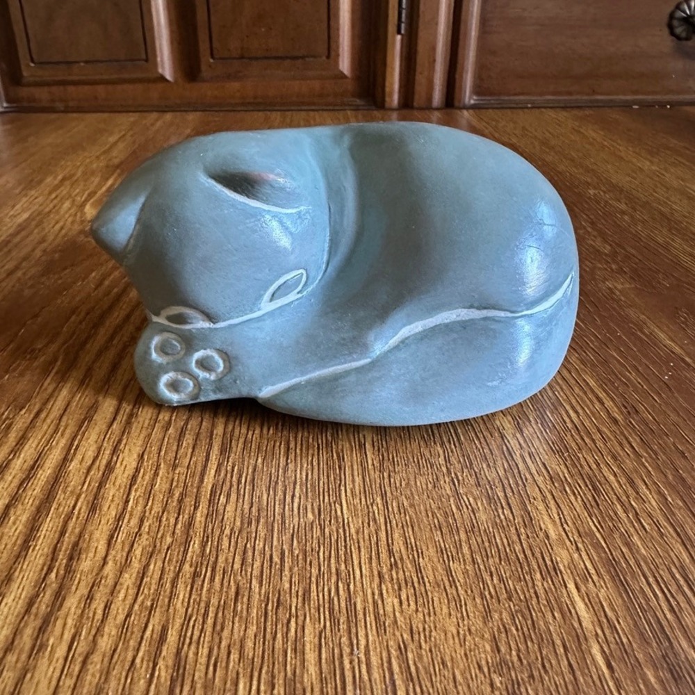 Vintage Isabel Bloom Sleeping Cat Concrete Sculpture Early Undated 6" Signed